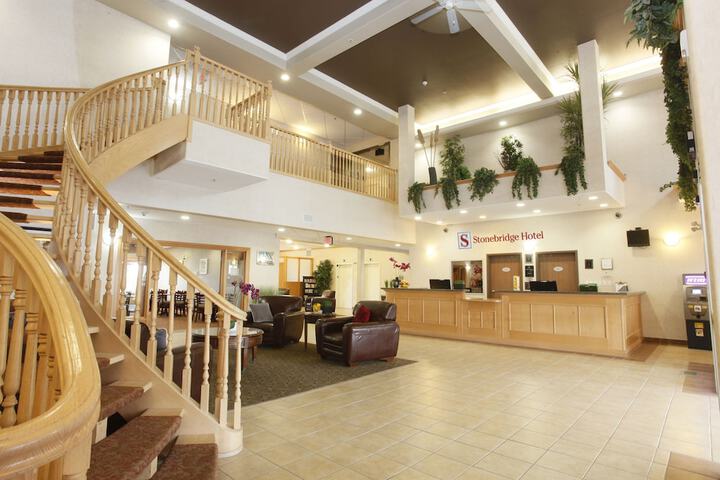 Entrance & Lobby