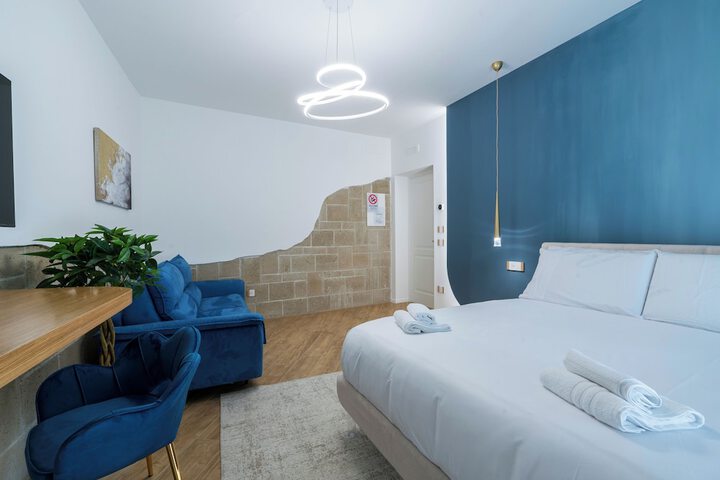 Room 9 of 27