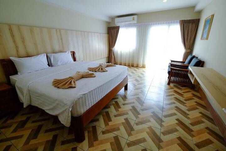Room 6 of 36