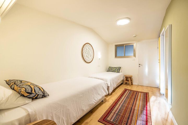 Room 22 of 82