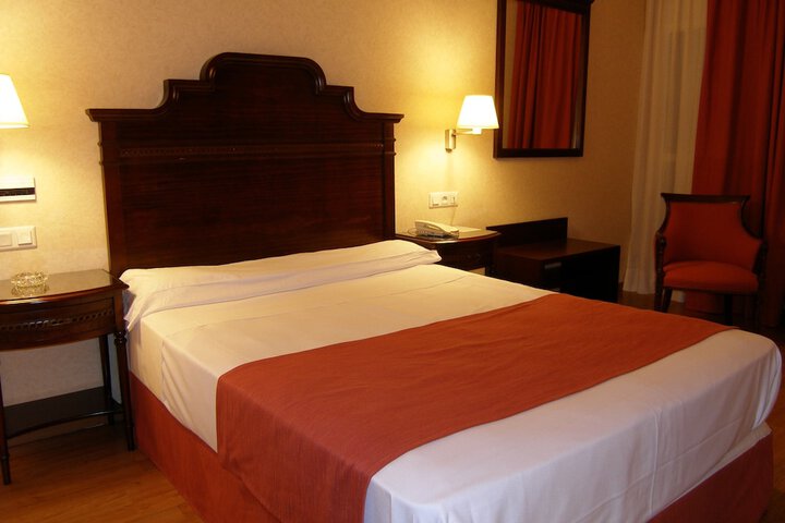 Room 8 of 24