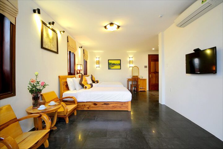 Room 13 of 65