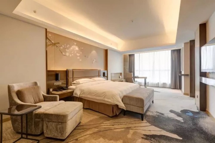 Room 16 of 46