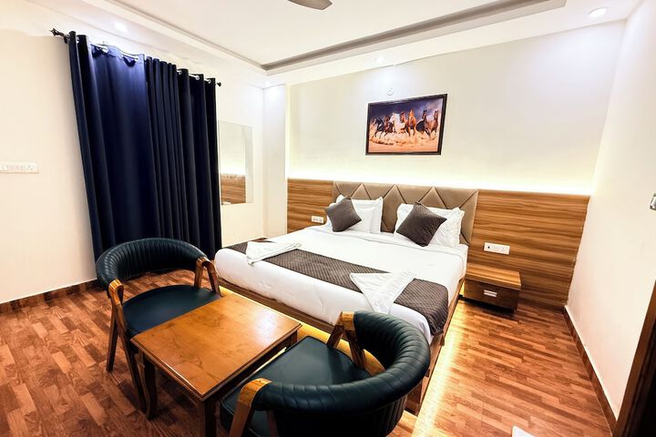 Room 12 of 40