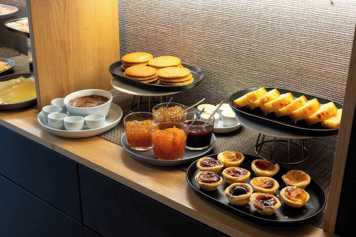 Breakfast/Coffee Service 61 of 63