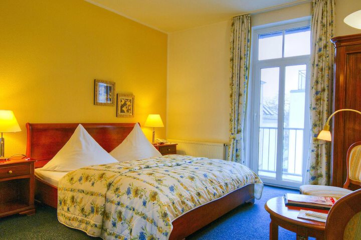 Room 20 of 33