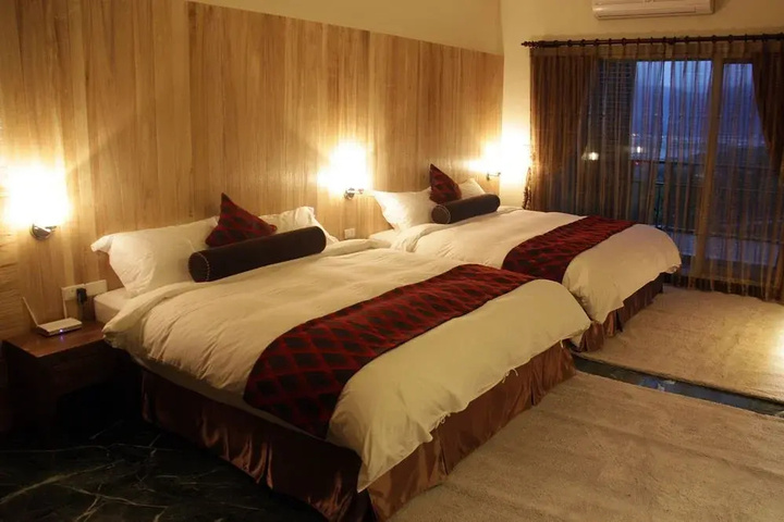 Room 3 of 6