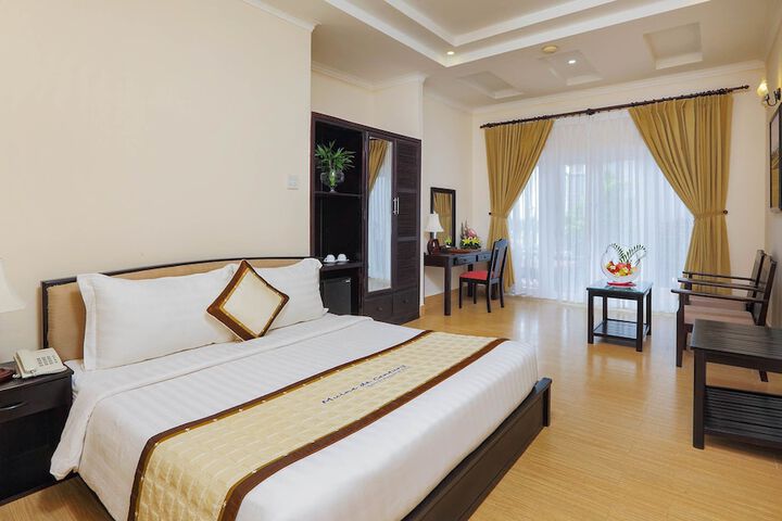 Room 12 of 83