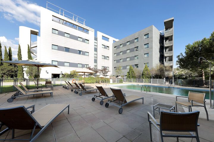 Pools & Facilities
