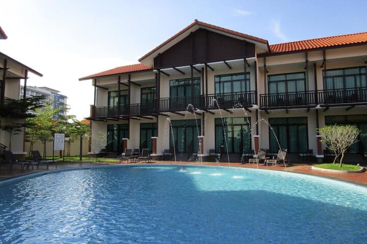Hotel Pool