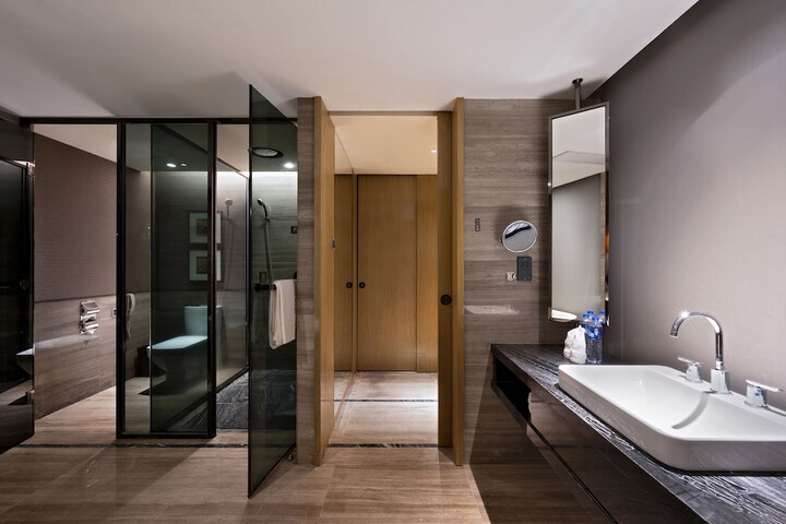 Room 19 of 49