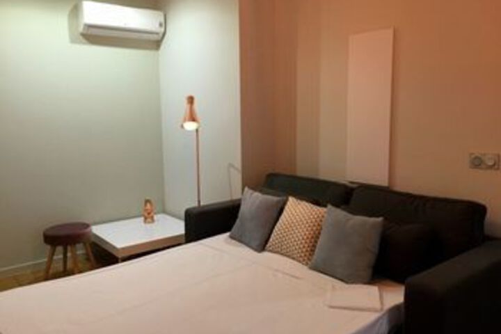Room 63 of 200