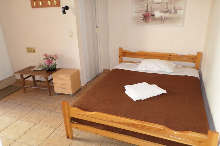 Room 10 of 43