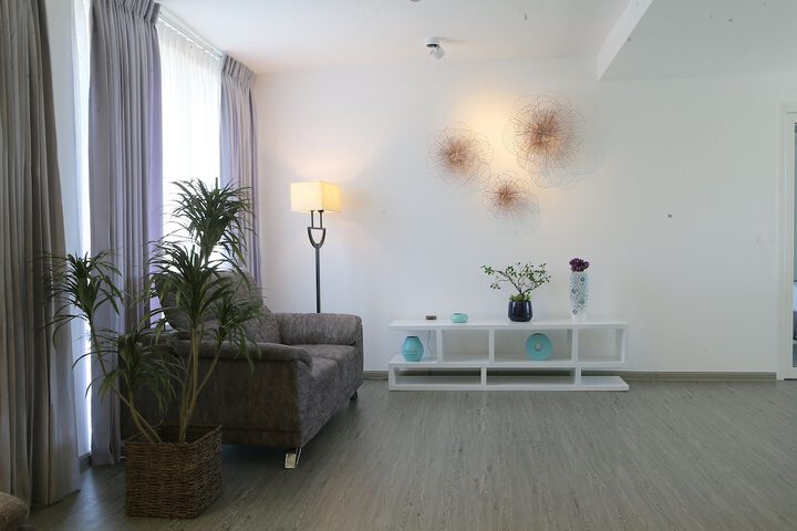 Room 27 of 59