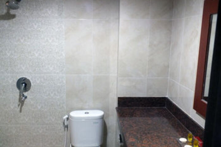 Room 4 of 24