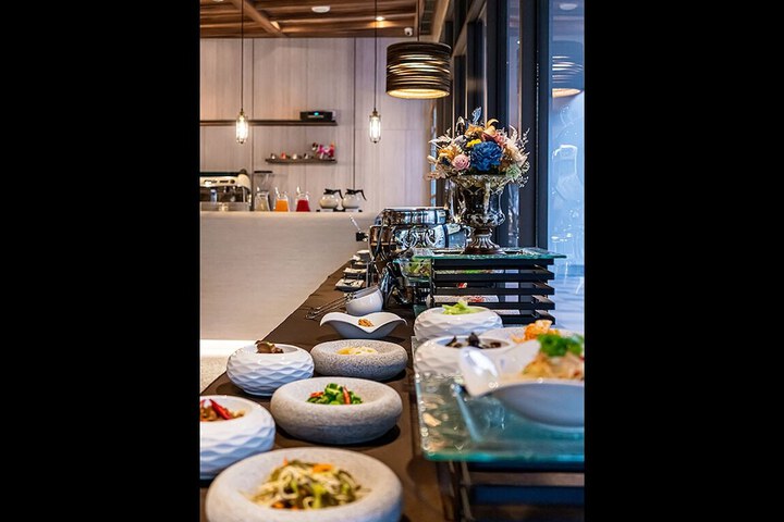 Dining 47 of 62