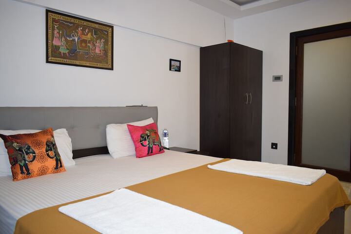 Room 15 of 144