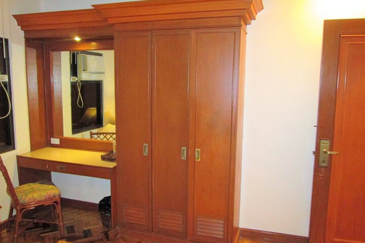 Room 34 of 53