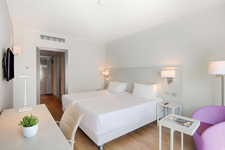 Room 34 of 105