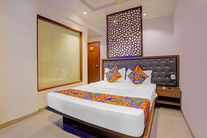 Room 15 of 34