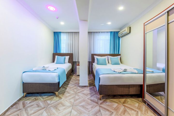 Room 8 of 71