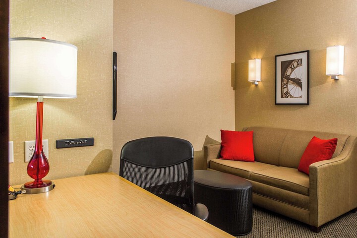 Room 4 of 37