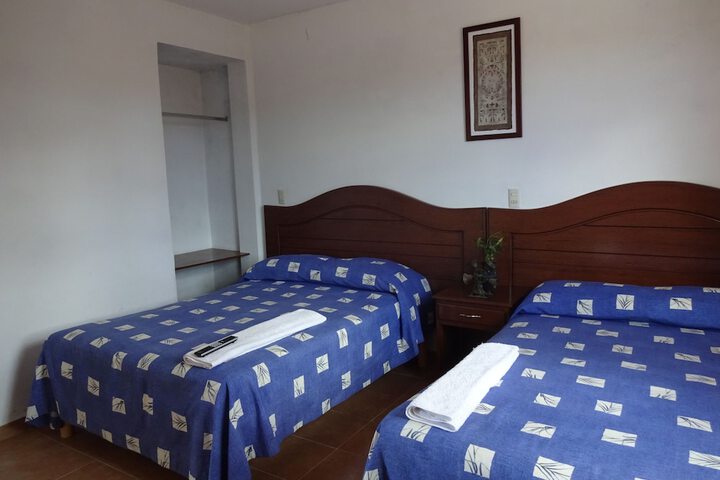Room 5 of 13