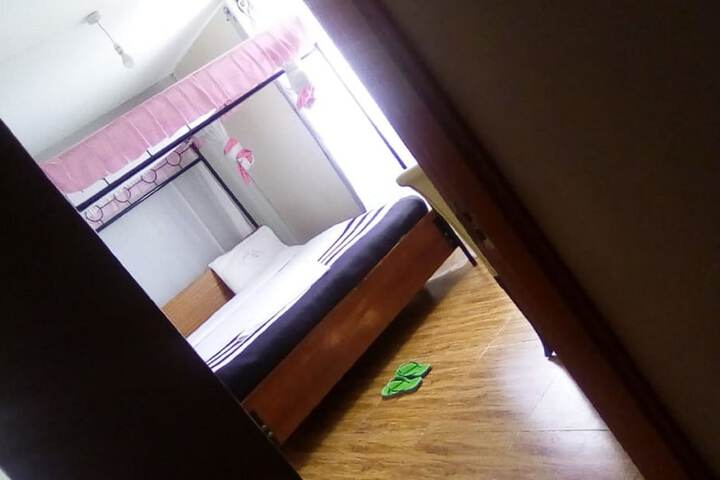 Room 2 of 17
