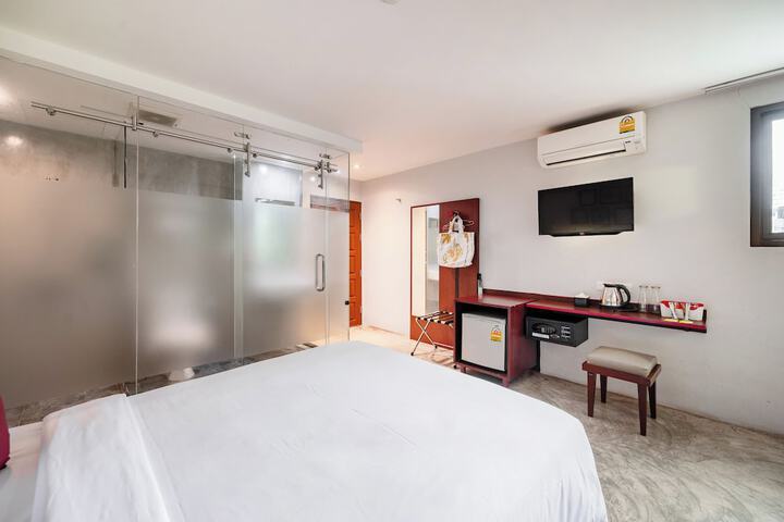 Room 27 of 51