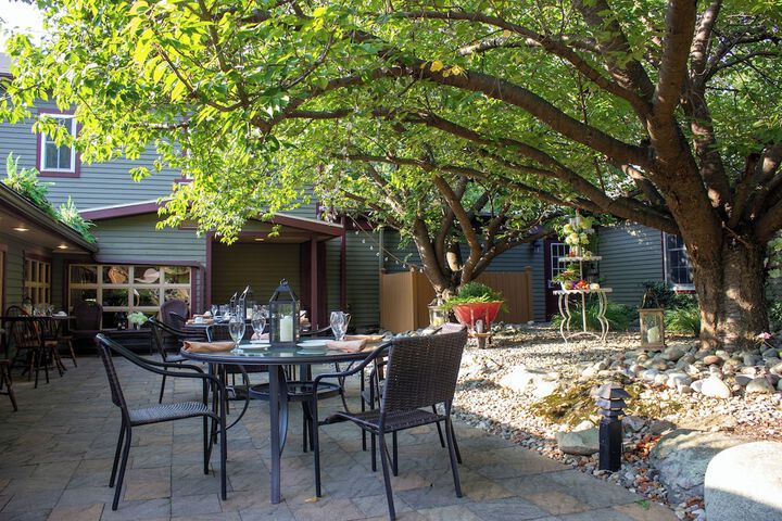 Hotel Exterior 87 of 90