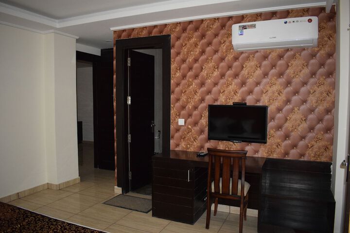 Room 7 of 17