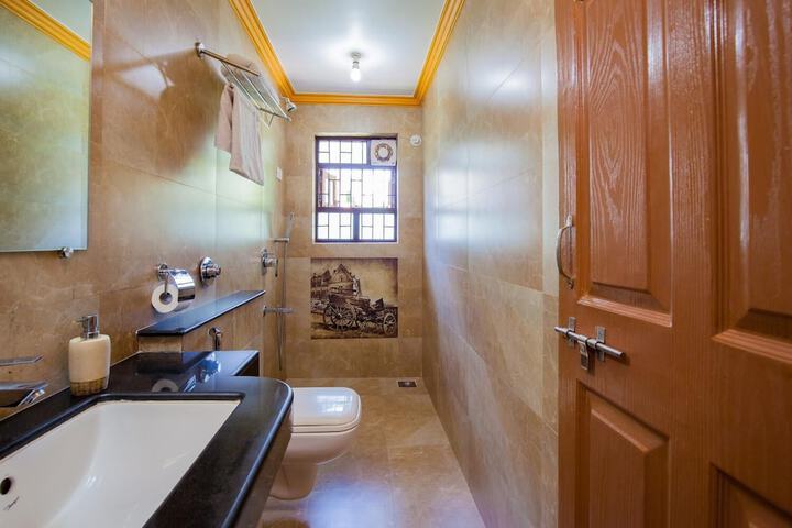Room 24 of 31