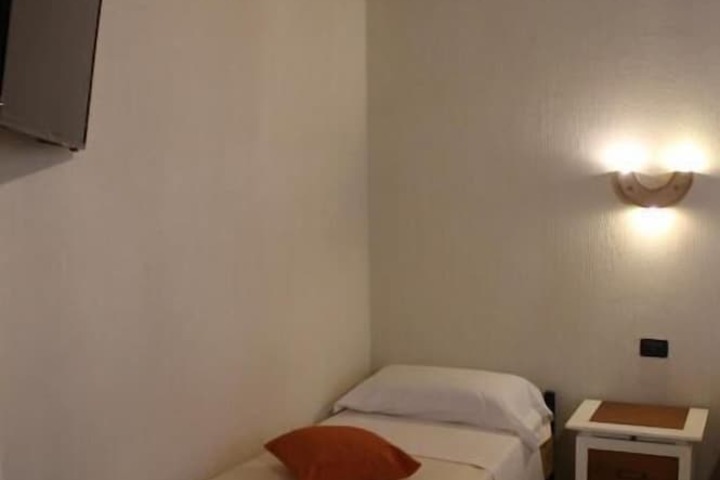 Room 29 of 39