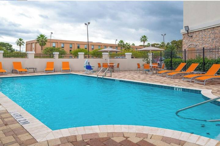 Pool Hotel