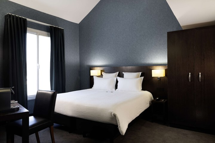 Room 32 of 103