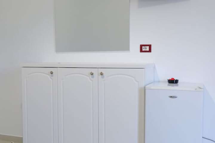 Room 4 of 61