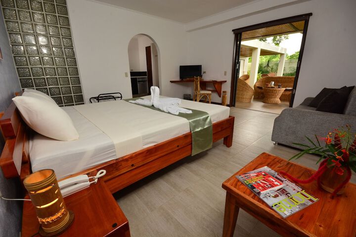 Room 3 of 72