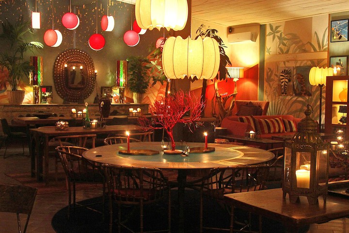 Dining 45 of 55