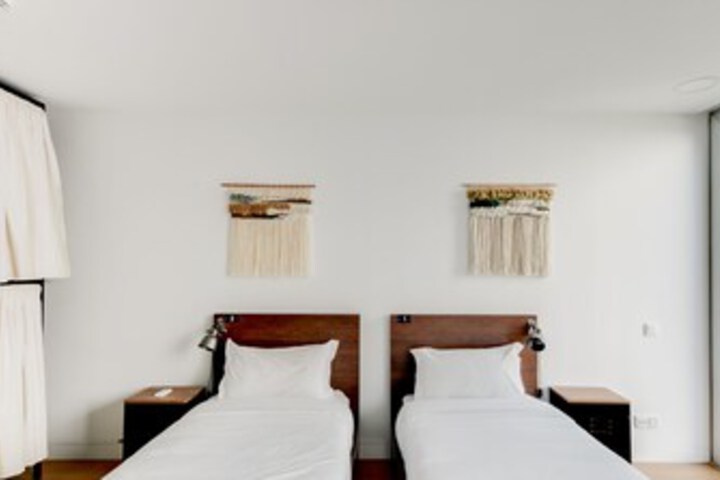 Room 46 of 88