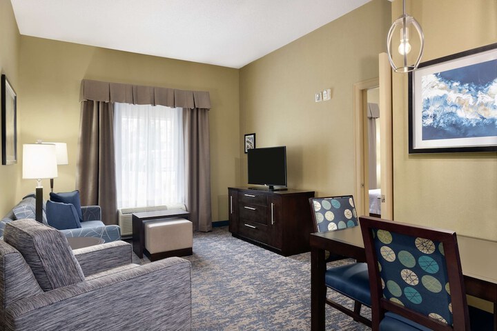 Studio Suite King Bed (3 of 24)