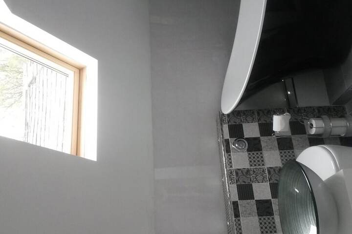 Room 25 of 53