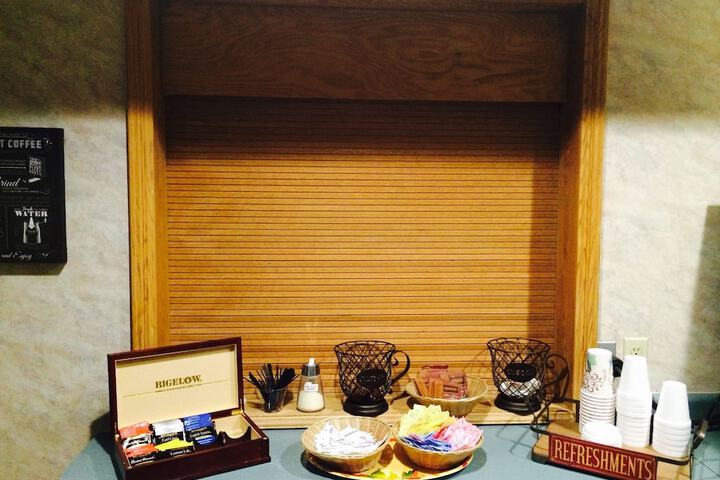 Breakfast/Coffee Service 48 of 64