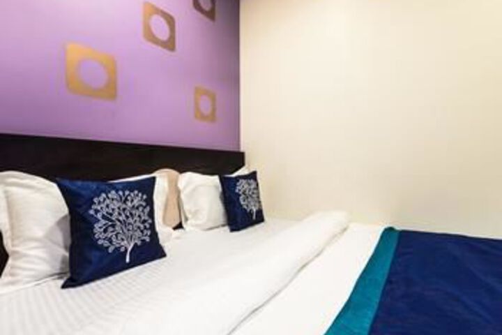 Room 12 of 22
