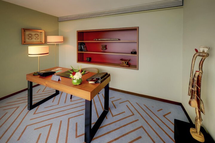 Room 23 of 175