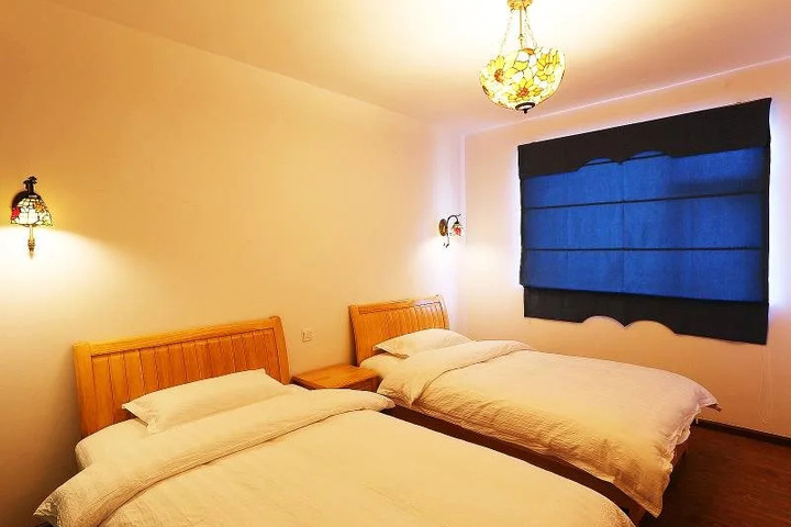 Room 4 of 11