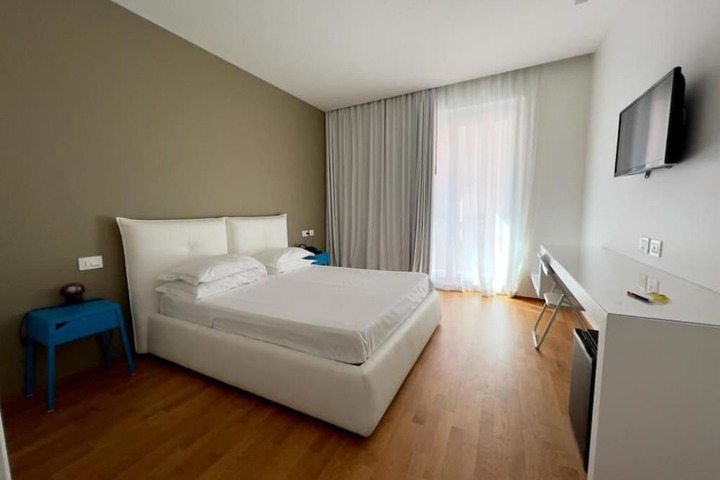 Room 15 of 49