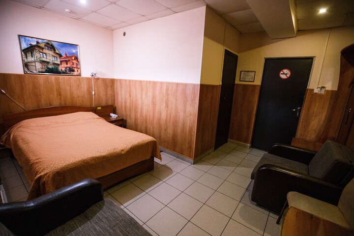 Room 9 of 62