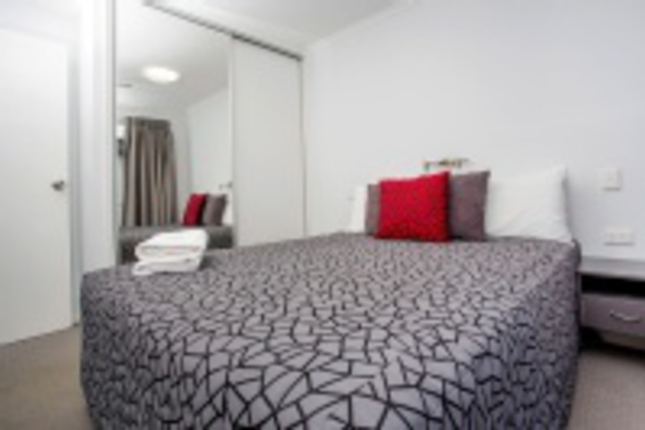 Room 210 of 624