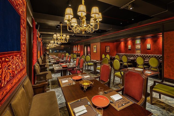 Dining 9 of 16