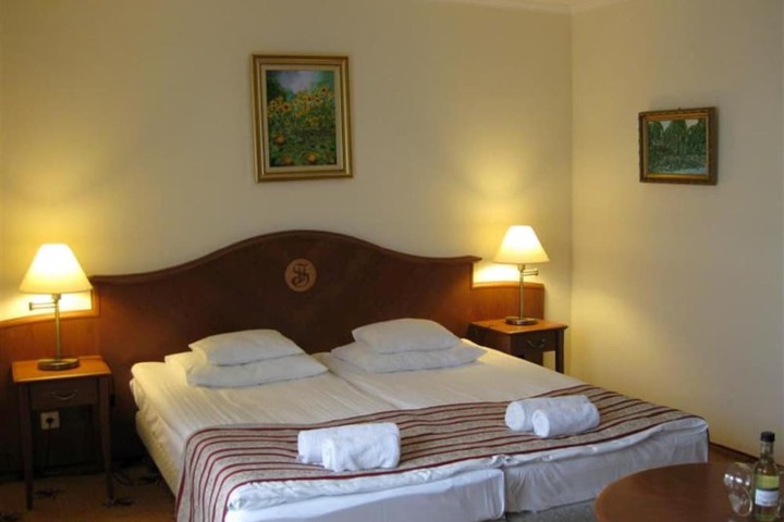 Room 17 of 58